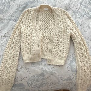 Aritzia Wilfred Free cropped knit long sleeve sweater